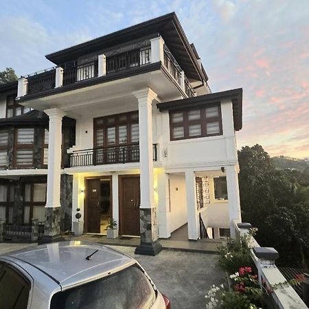 Golden King Residence - Free Pickup From Kandy Railway Station Extérieur photo