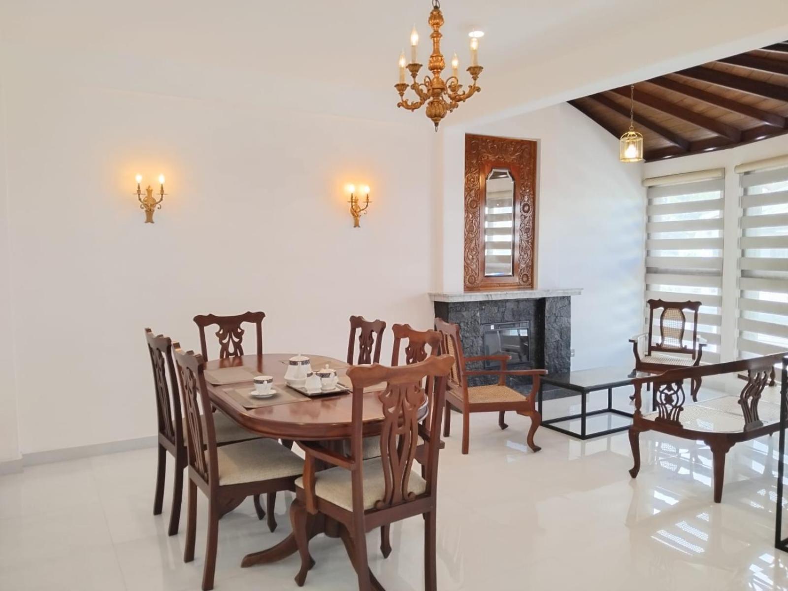Golden King Residence - Free Pickup From Kandy Railway Station Extérieur photo