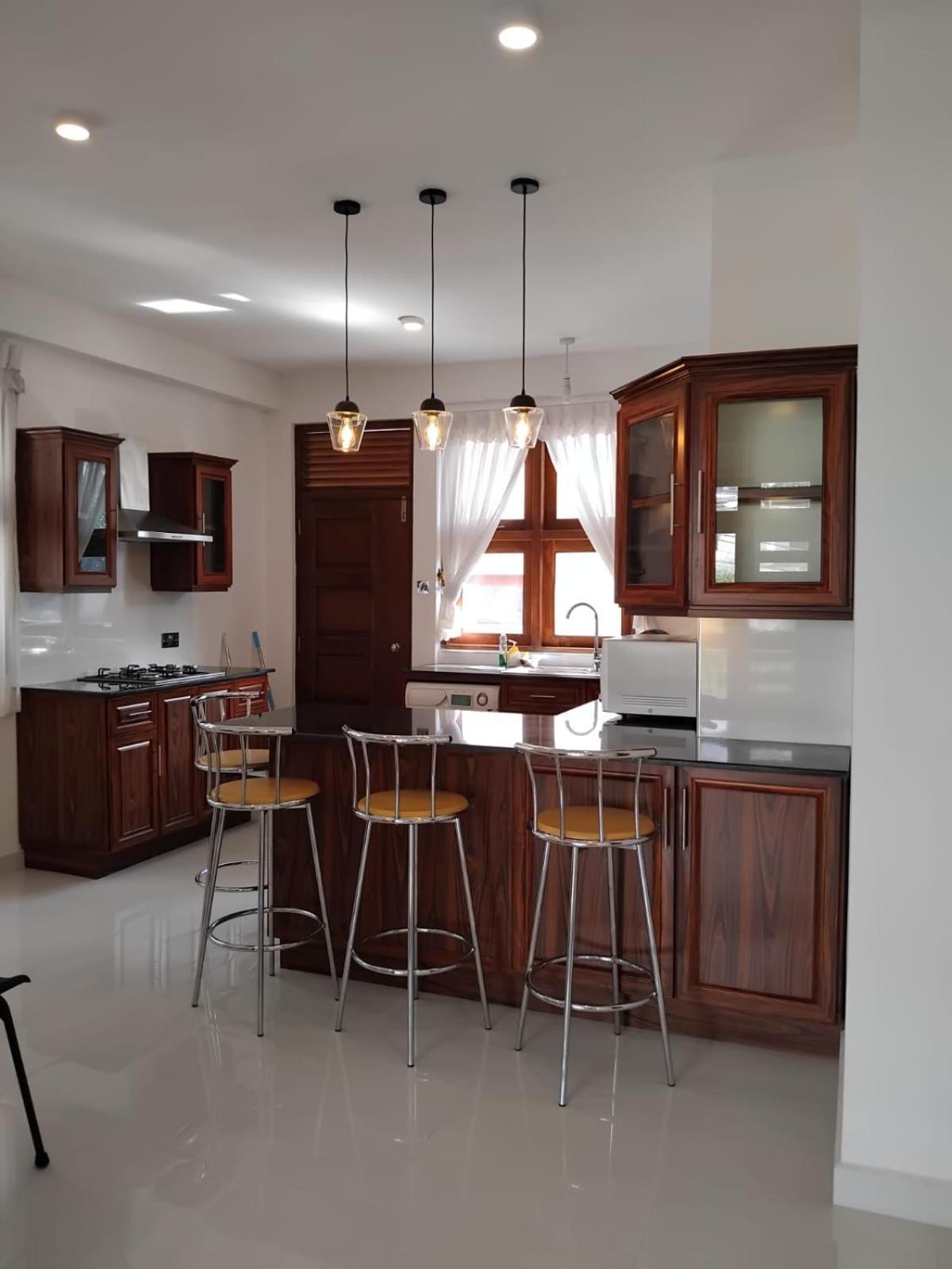 Golden King Residence - Free Pickup From Kandy Railway Station Extérieur photo