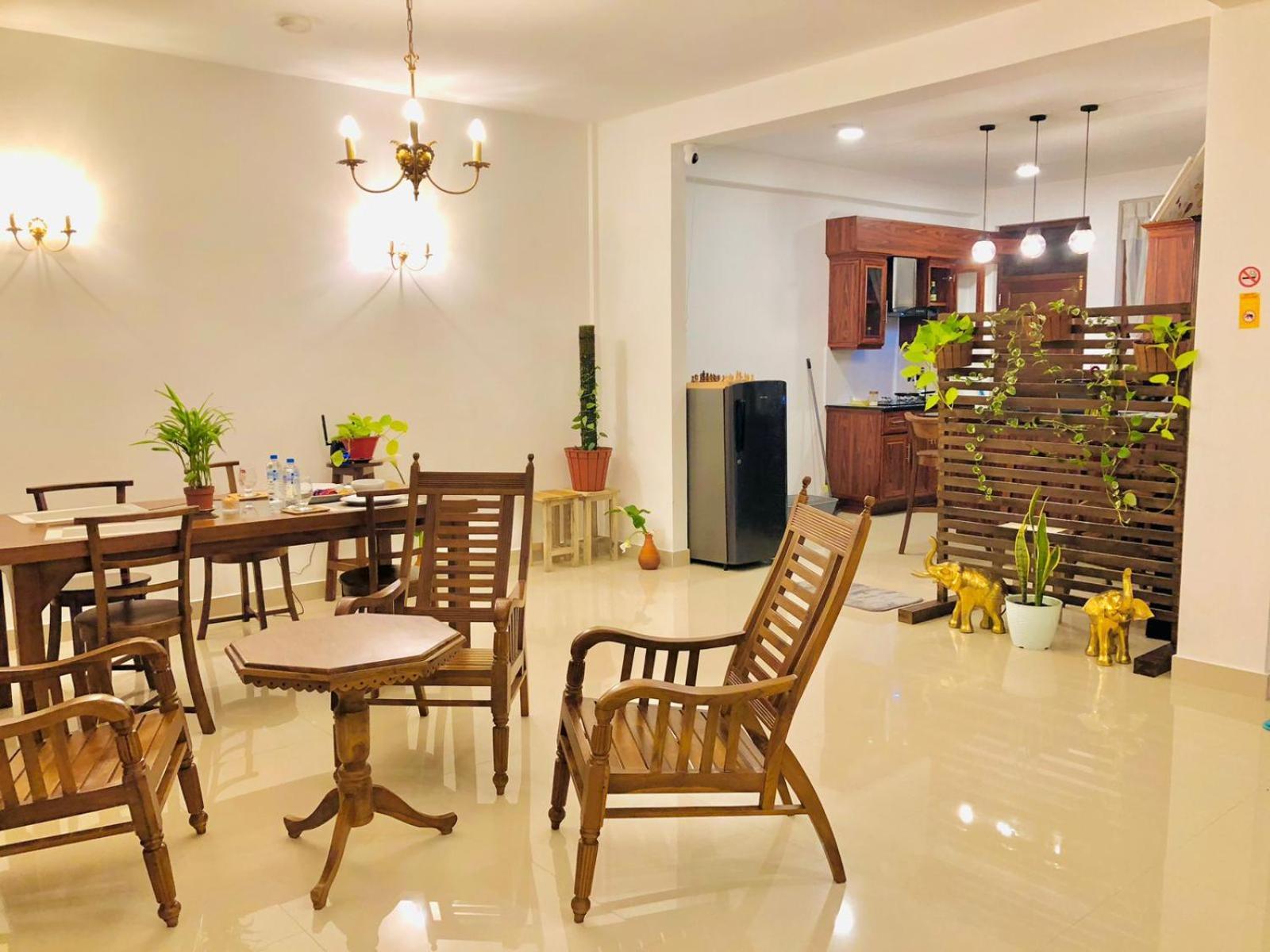 Golden King Residence - Free Pickup From Kandy Railway Station Extérieur photo